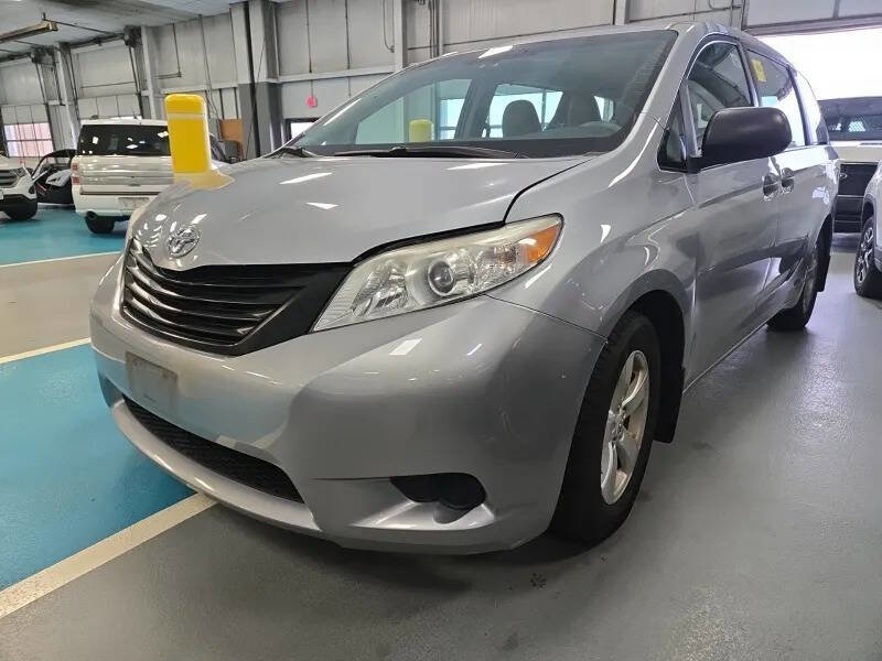 Used 2012 Toyota Sienna image 7