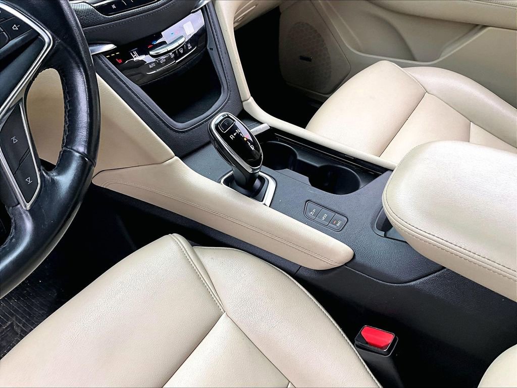 Used 2019 Cadillac XT5 AWD image 13