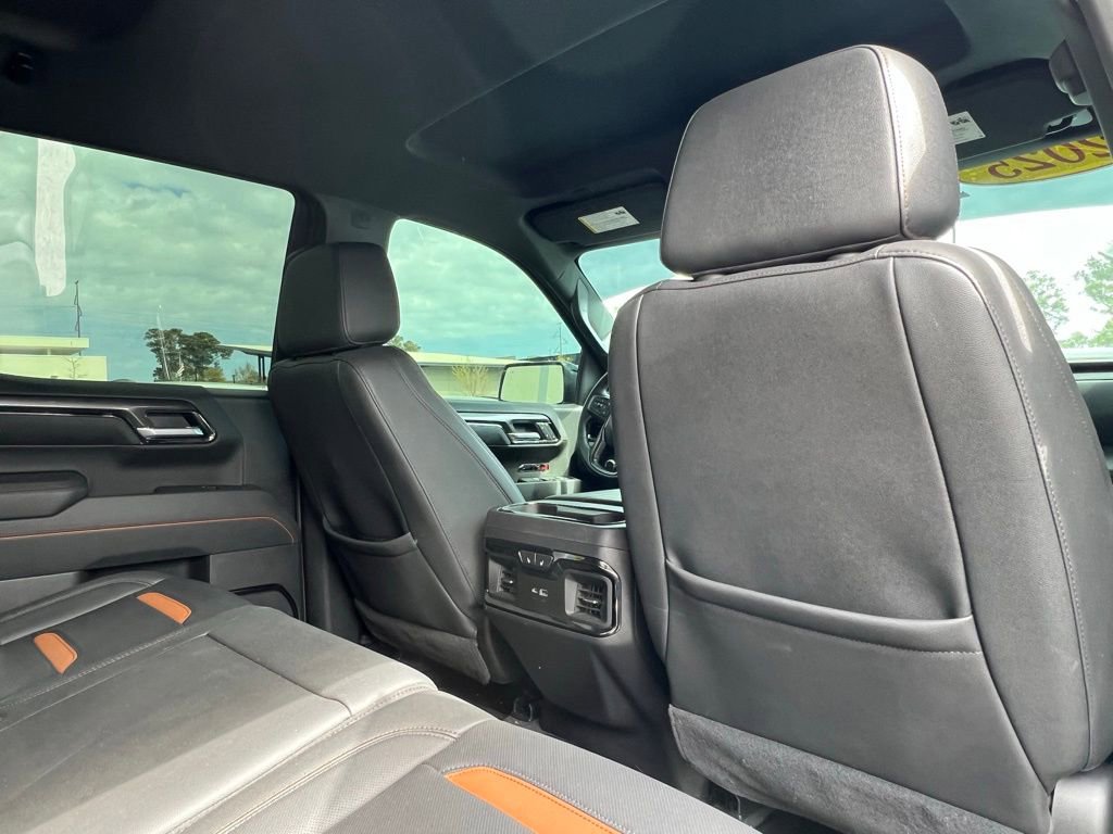 Used 2025 GMC Sierra 1500 AT4 w/ AT4 Premium Package AWD/4WD image 8