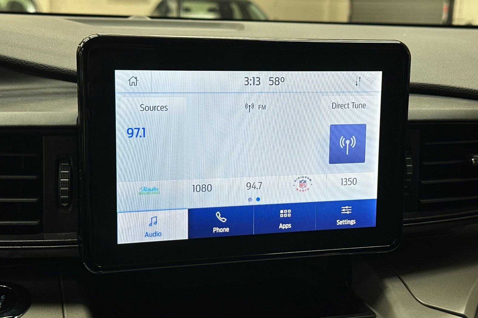 Used 2023 Ford Explorer XLT image 25