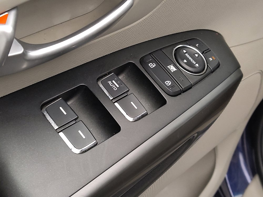 Used 2019 Kia Sedona LX FWD image 27