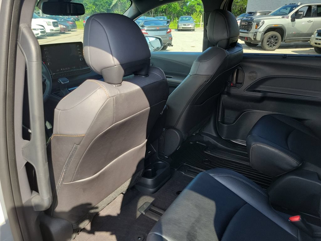 Used 2023 Toyota Sienna XLE Woodland Edition AWD/4WD image 17