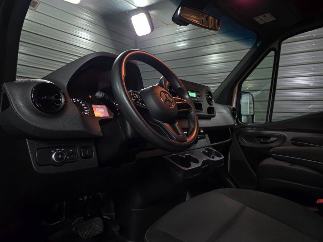Used 2023 Mercedes-Benz Sprinter 2500 image 13