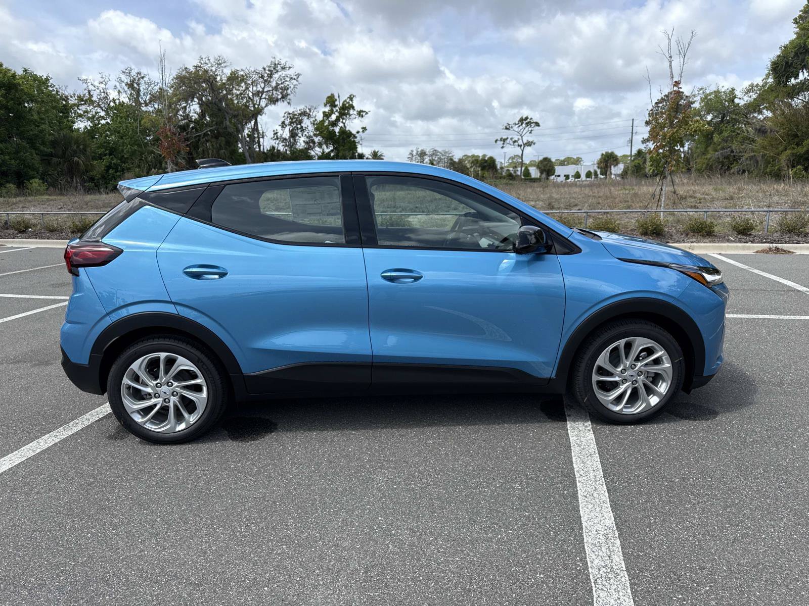 New 2027 Chevrolet Bolt LT w/ Comfort Package FWD image 2