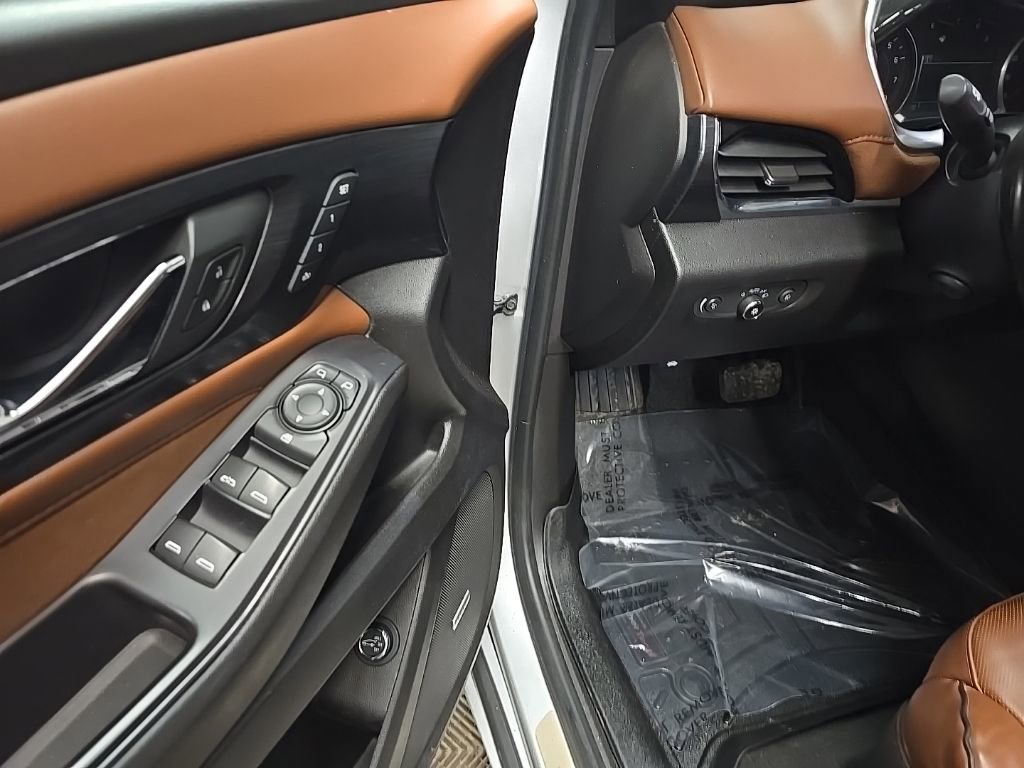 Used 2018 Chevrolet Traverse High Country image 28