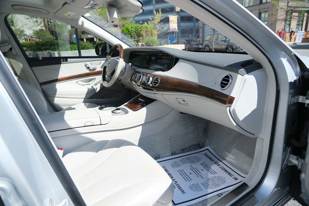 Used 2016 Mercedes-Benz S 550 Sedan image 35