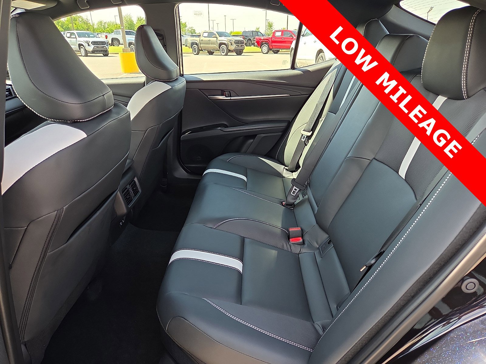 Used 2025 Toyota Camry SE FWD image 10