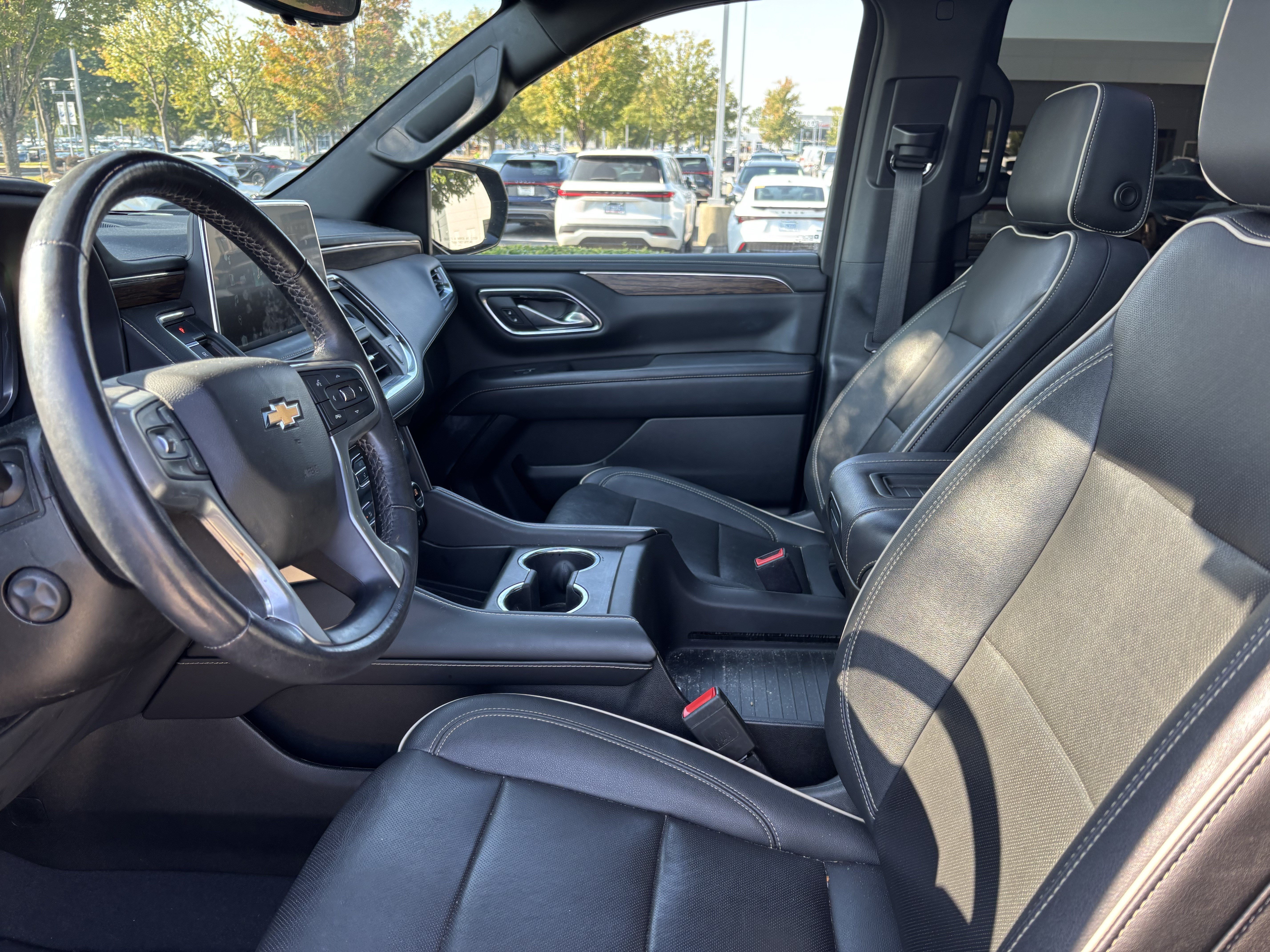 Used 2023 Chevrolet Tahoe Premier AWD/4WD image 17