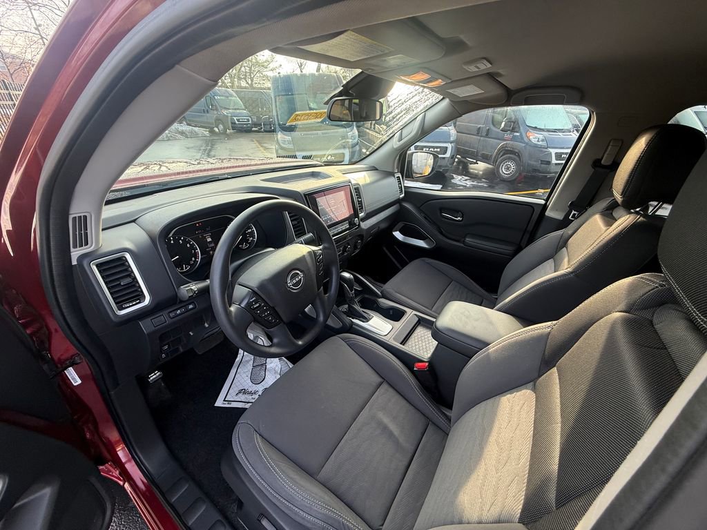 Used 2023 Nissan Frontier SV image 18