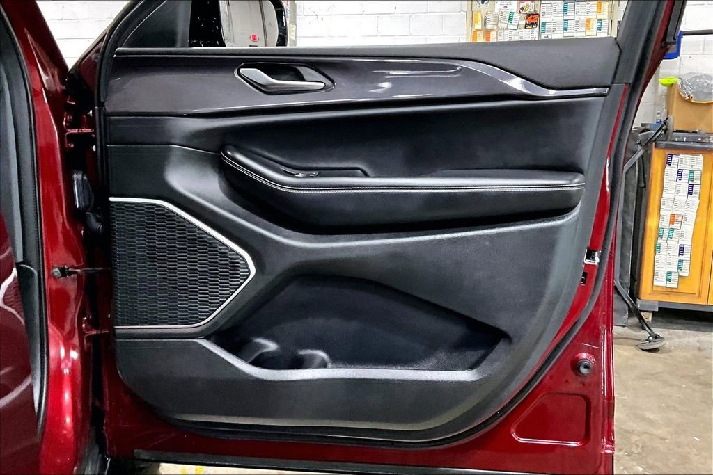 Used 2021 Jeep Grand Cherokee L Altitude image 22