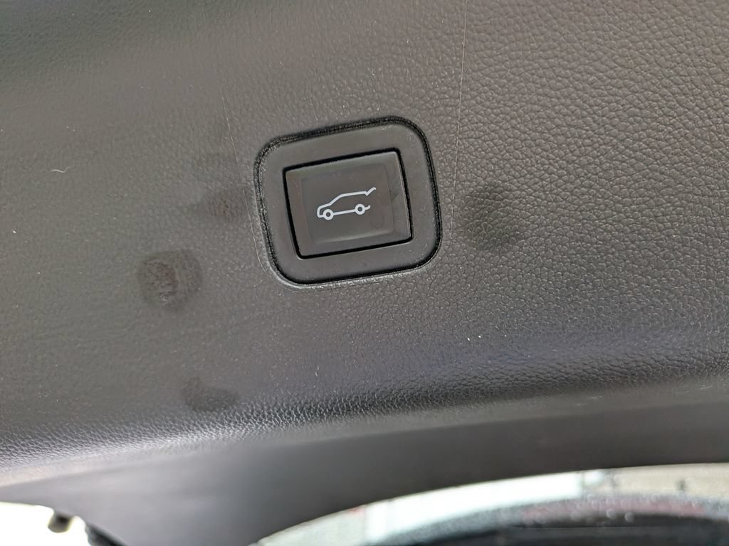 Used 2024 Buick Enclave Essence AWD/4WD image 39
