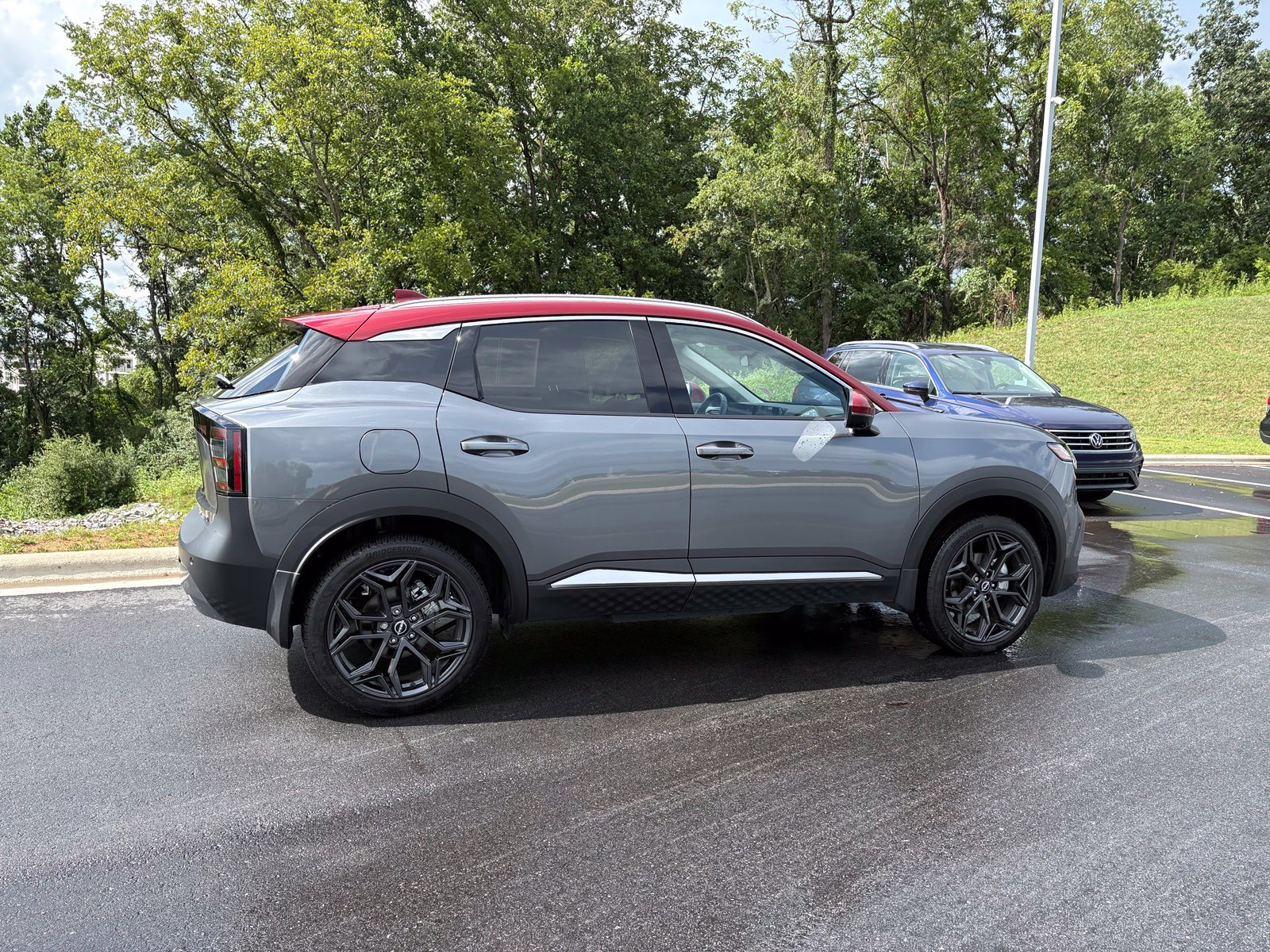 Used 2025 Nissan Kicks SR AWD/4WD image 8