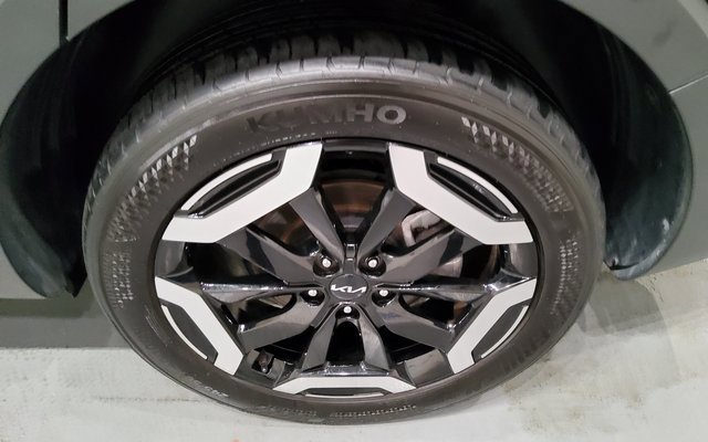 Used 2025 Kia Telluride S image 40