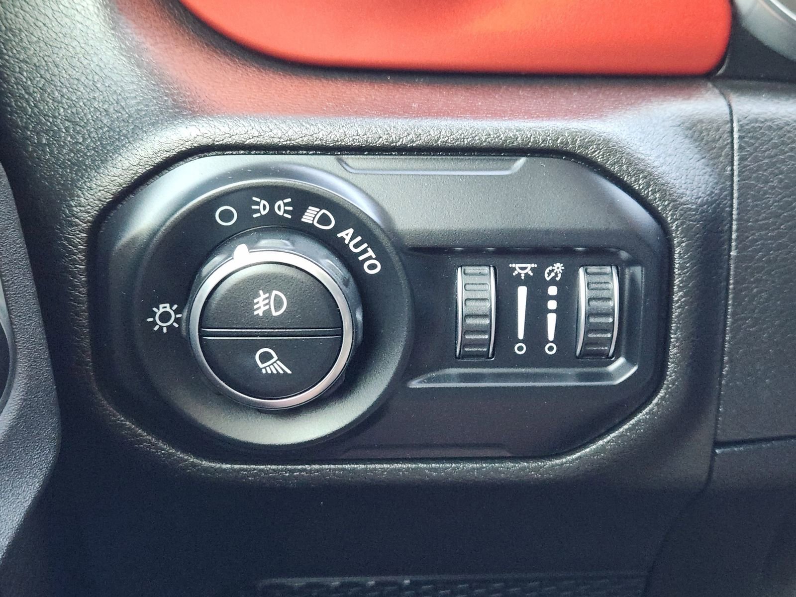 Used 2020 Jeep Gladiator Rubicon AWD/4WD image 24