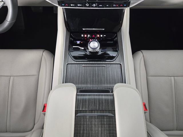 Used 2024 Jeep Wagoneer L Series II w/ Flexible Seating Group image 24