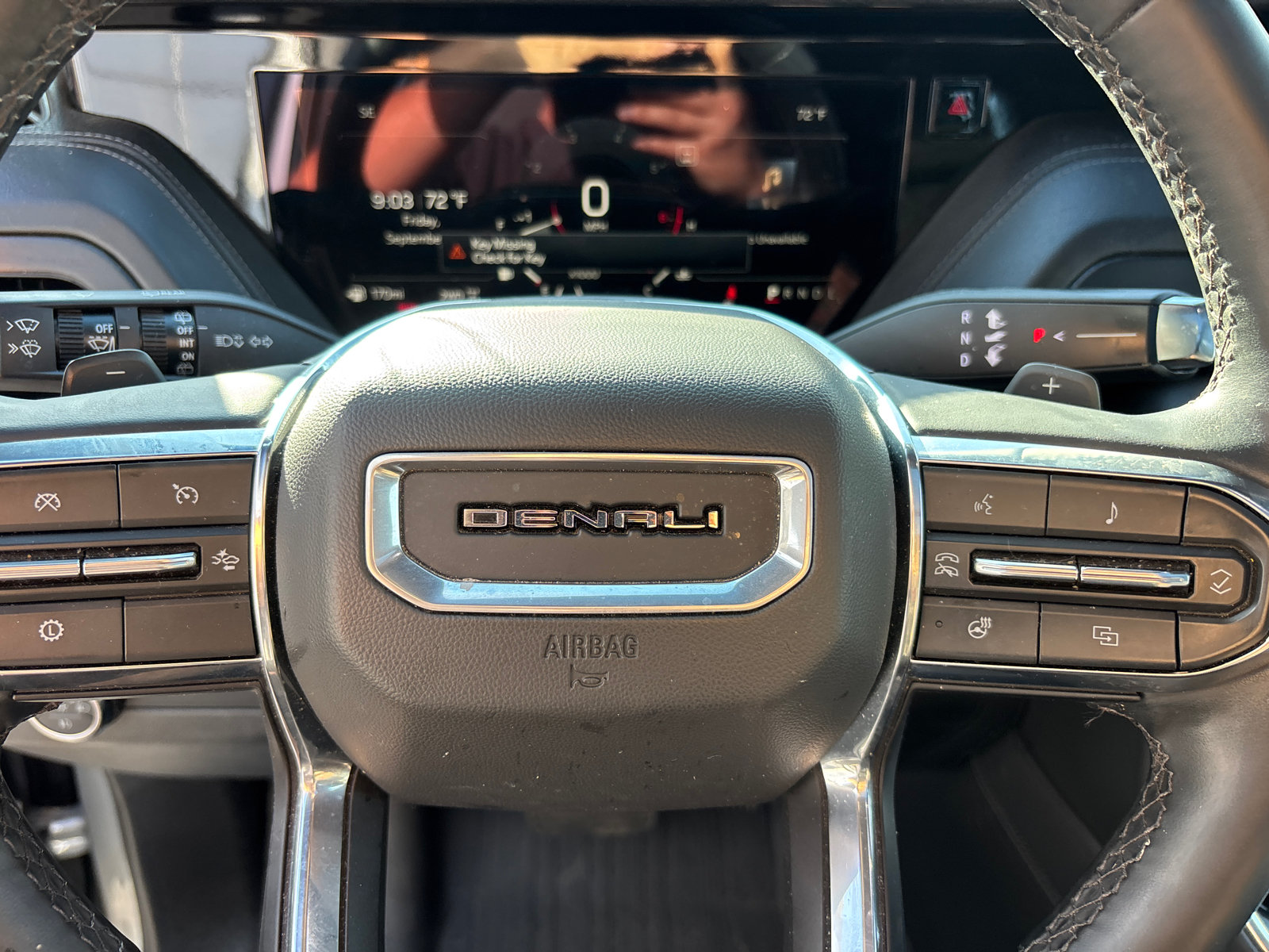 Used 2025 GMC Yukon Denali w/ Sun & Power Step Package AWD/4WD image 16