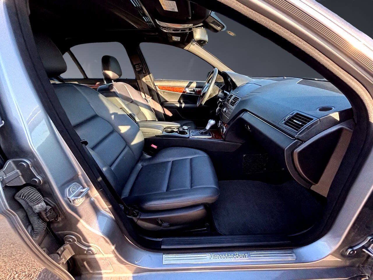 Used 2011 Mercedes-Benz C 300 Sedan image 10