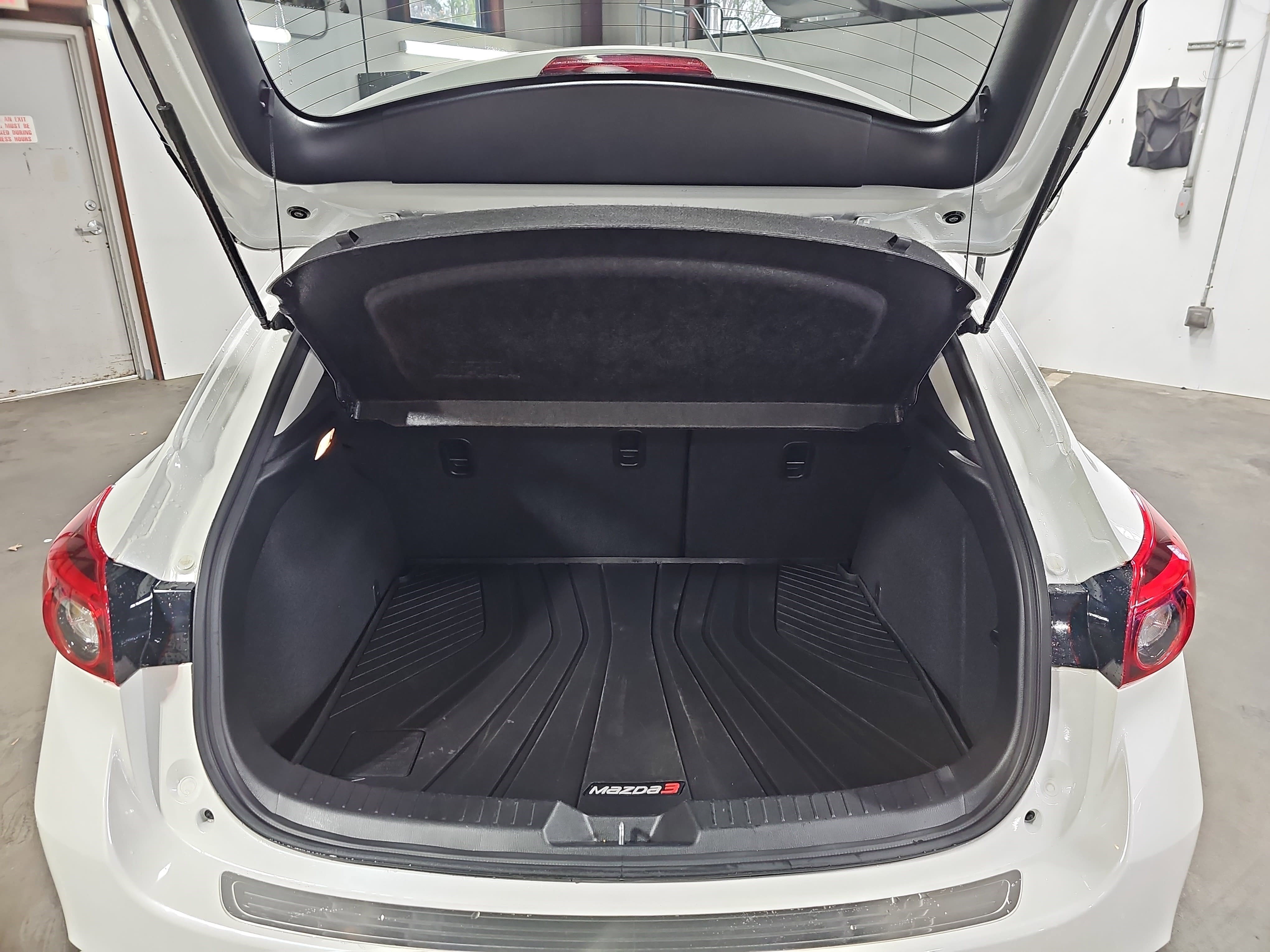 Used 2017 MAZDA MAZDA3 Grand Touring w/ Premium Equipment Package image 13