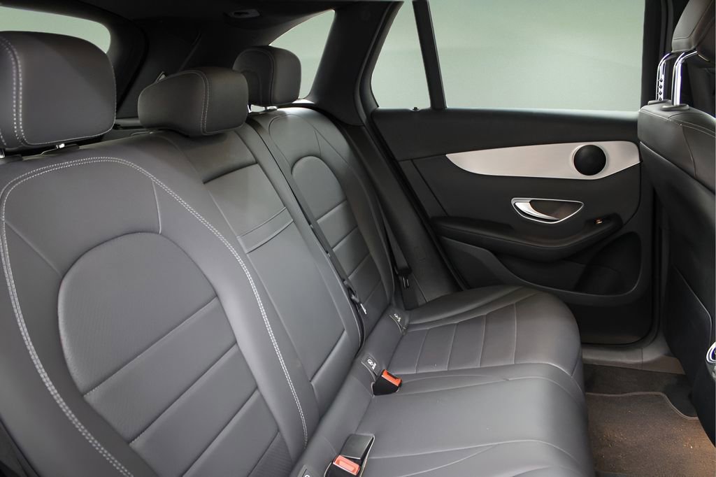 Used 2021 Mercedes-Benz GLC 300 image 23