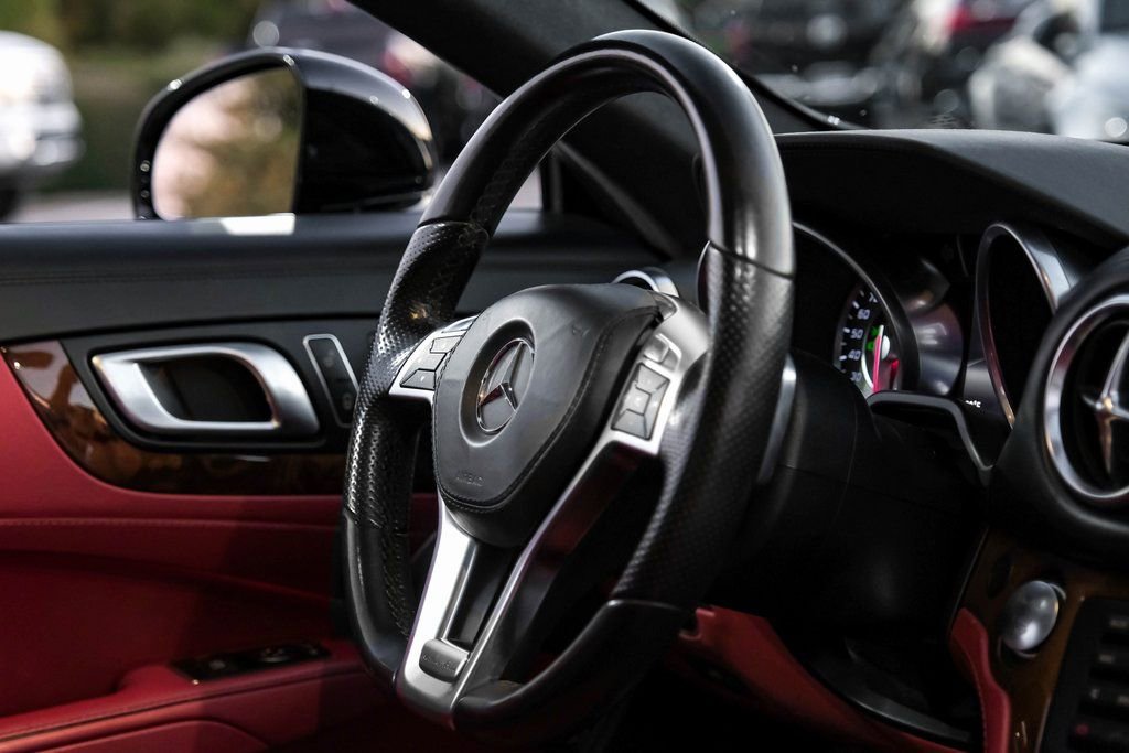 Used 2016 Mercedes-Benz SL 550 image 12