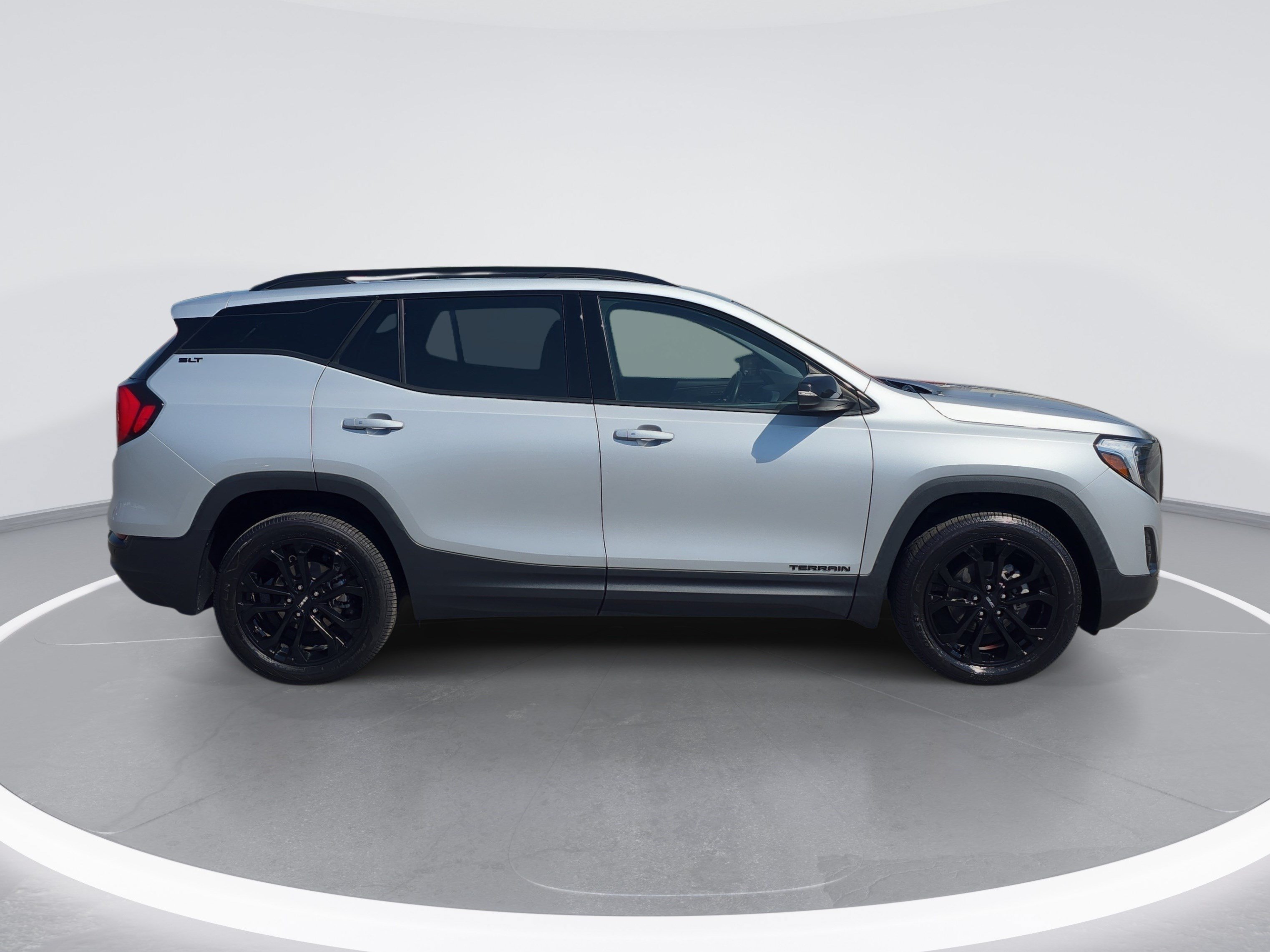 Used 2021 GMC Terrain SLT w/ Elevation Edition AWD/4WD image 2