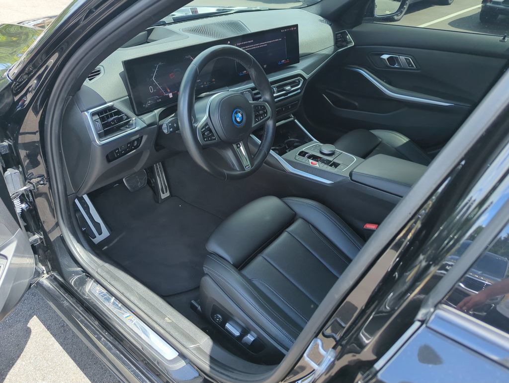 Used 2023 BMW 330e RWD image 11