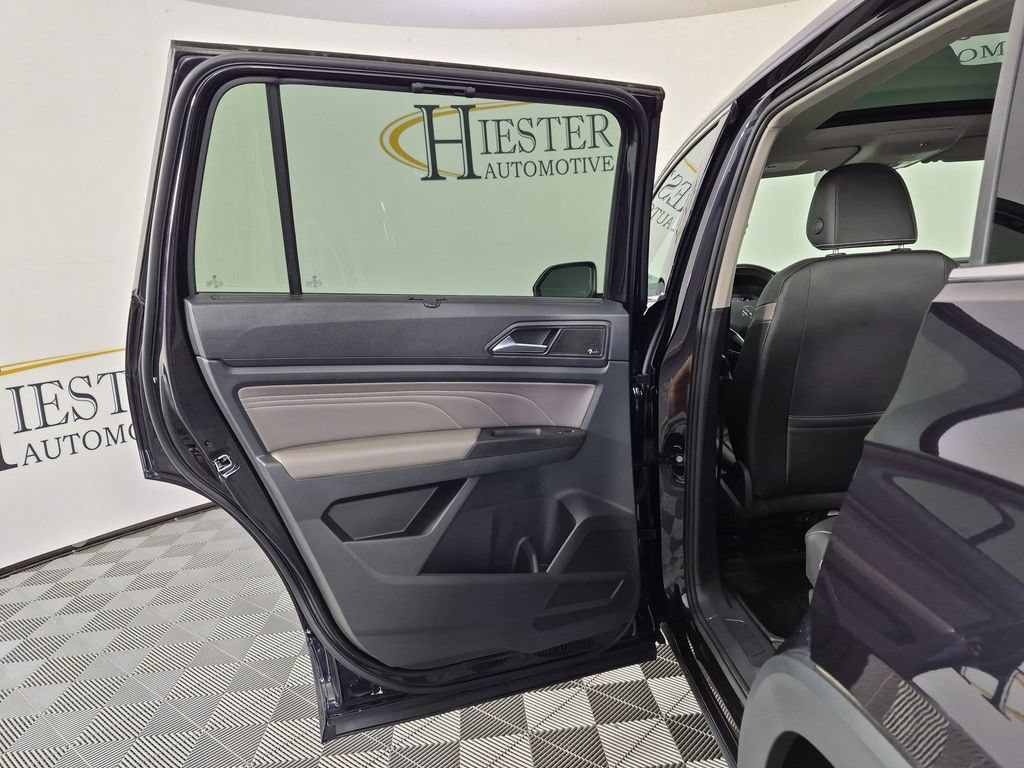 Used 2023 Volkswagen Atlas SEL Premium AWD/4WD image 31