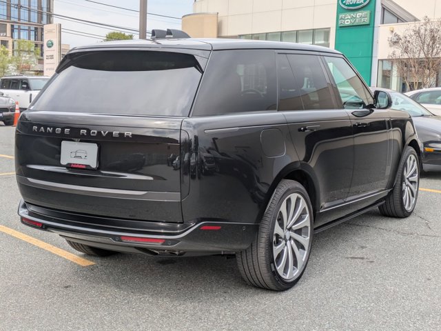 Used 2025 Land Rover Range Rover SE image 5