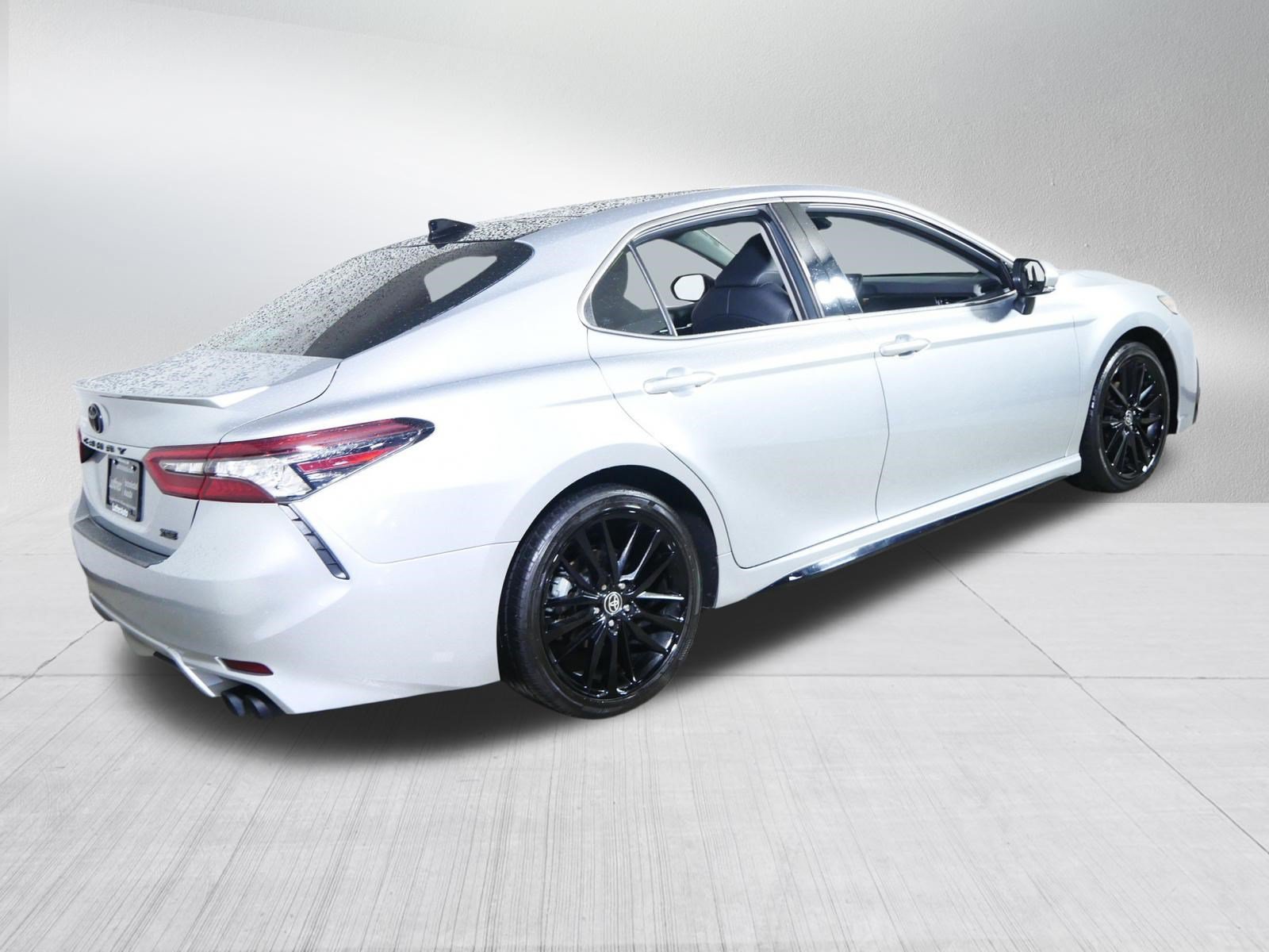 Used 2023 Toyota Camry XSE FWD image 7