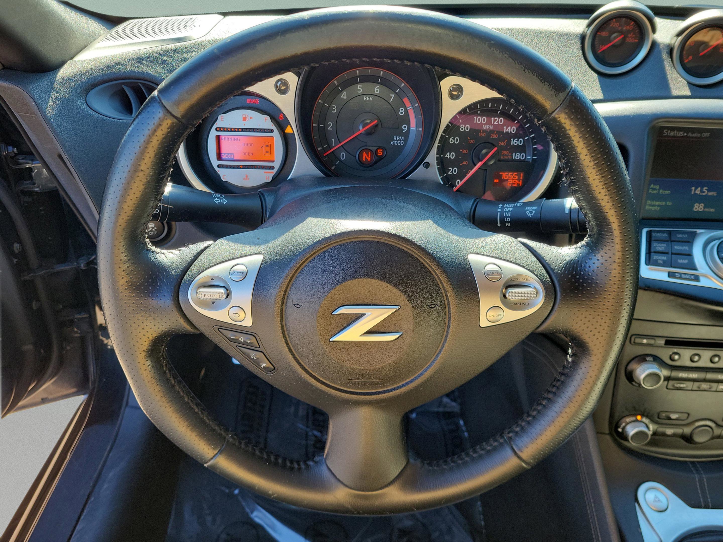 Used 2011 Nissan 370Z Touring w/ Sport Pkg image 17
