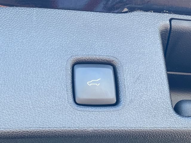 Used 2025 Ford Escape Platinum AWD/4WD image 19