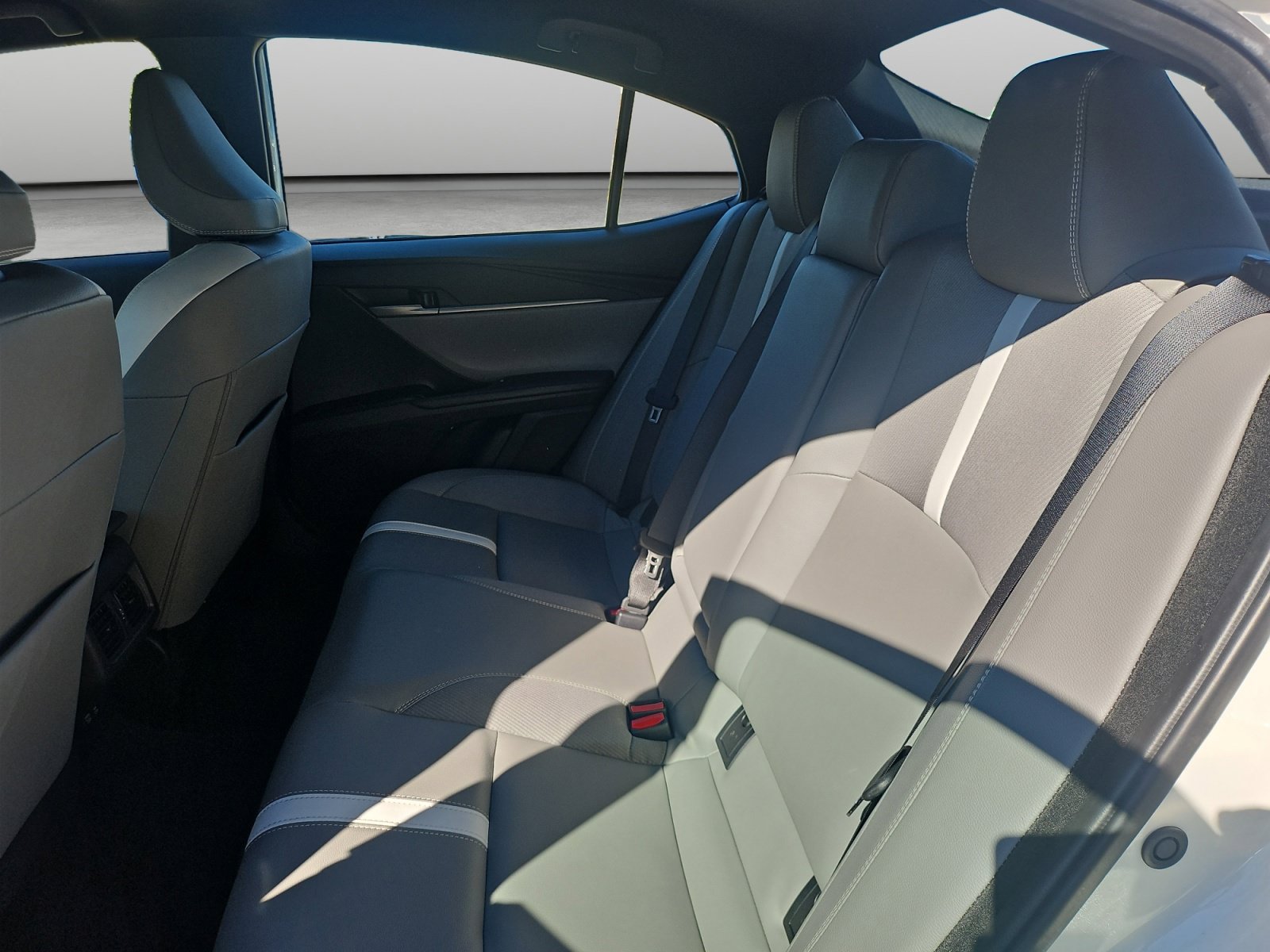 Used 2025 Toyota Camry SE FWD image 42
