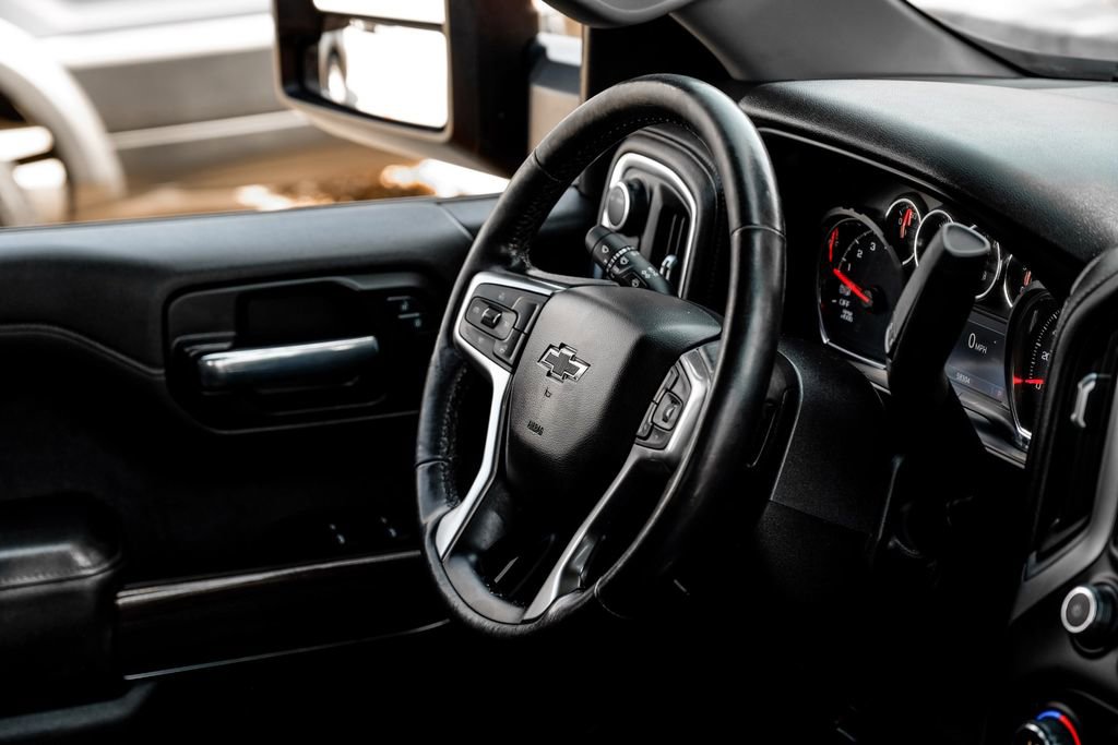 Used 2021 Chevrolet Silverado 1500 RST w/ Bed Protection Package image 11