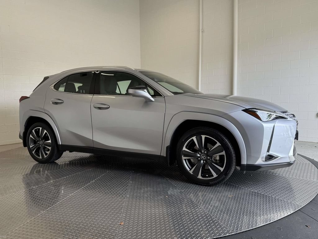 Used 2025 Lexus UX 300h AWD w/ Accessory Package (Z1) image 9