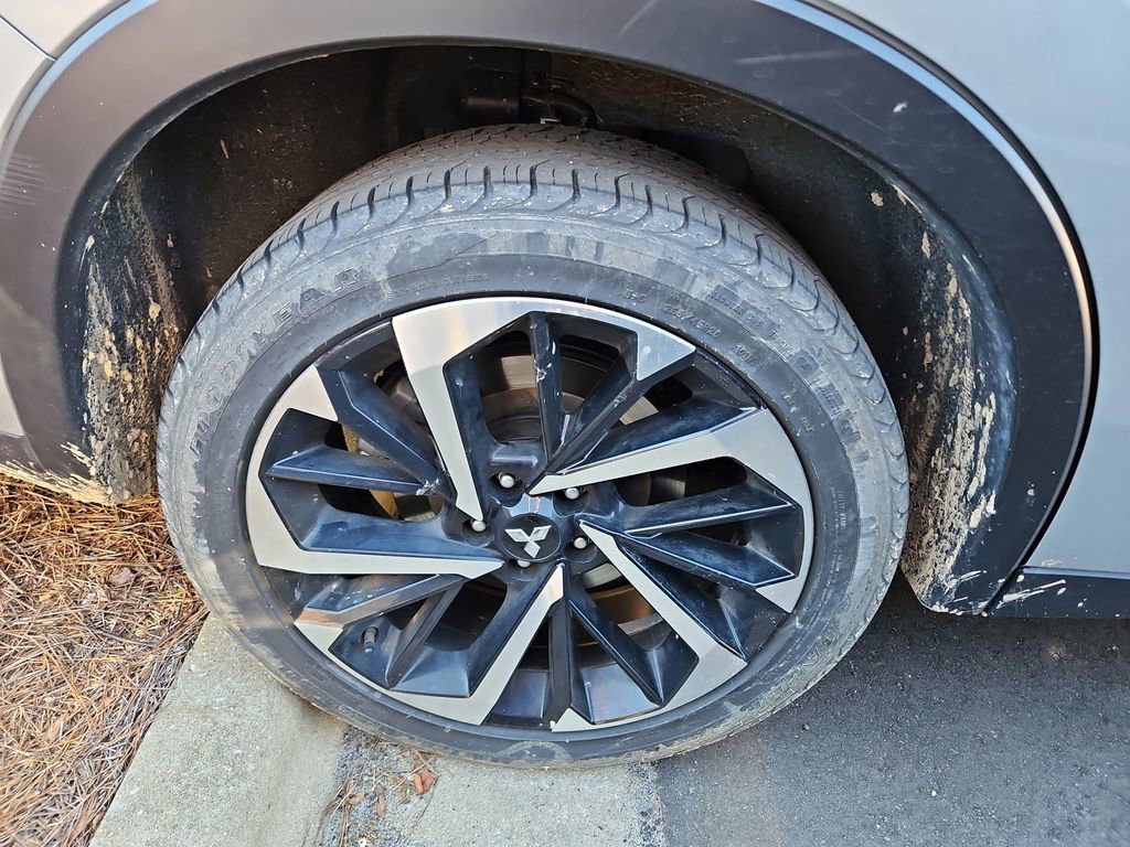 Used 2024 Mitsubishi Outlander SE Black Edition image 7