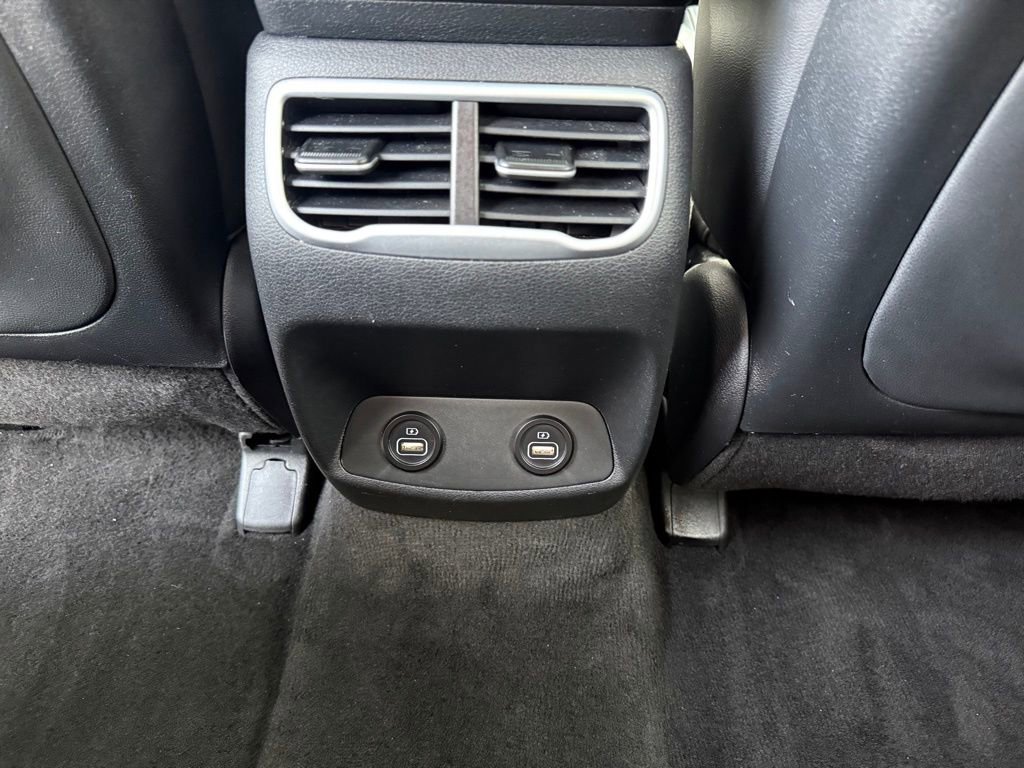 Used 2022 Hyundai Santa Fe SEL Premium image 16