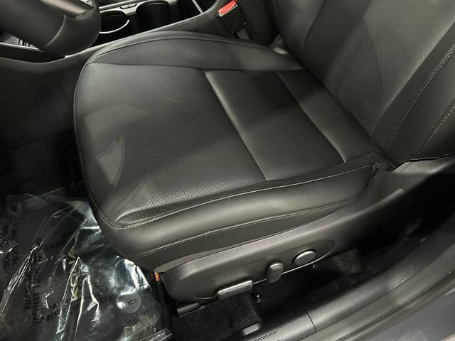 Used 2025 Hyundai Kona Limited AWD/4WD image 17