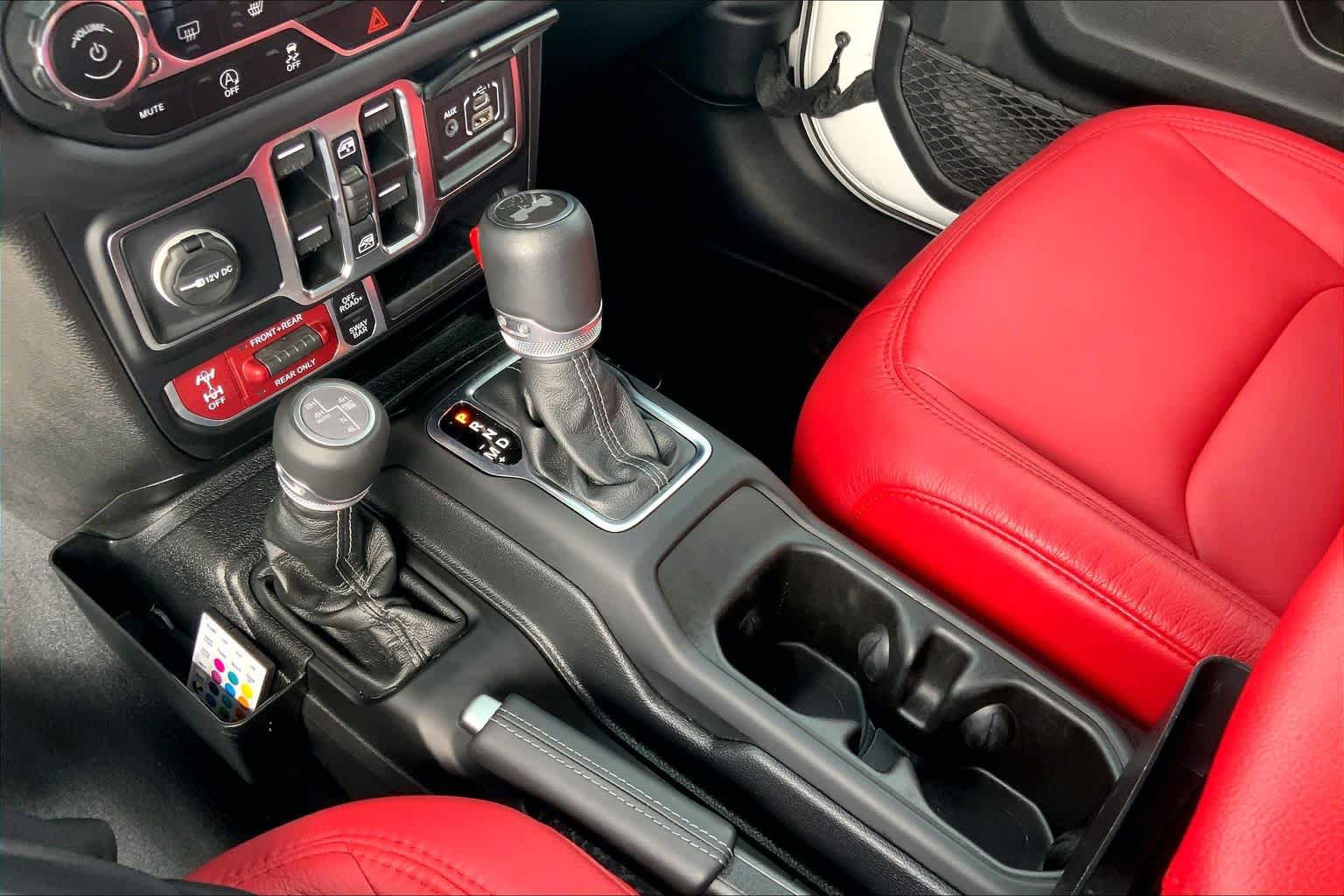 Used 2024 Jeep Wrangler Unlimited Rubicon AWD/4WD image 16