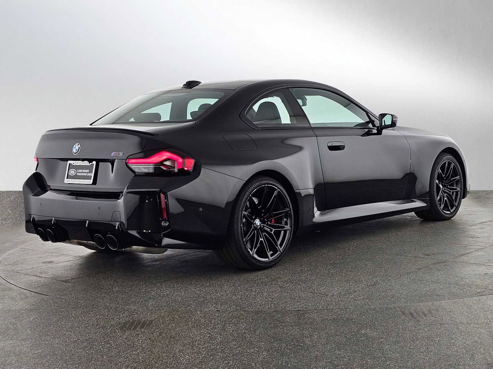 Used 2025 BMW M2 w/ Lighting Package image 5