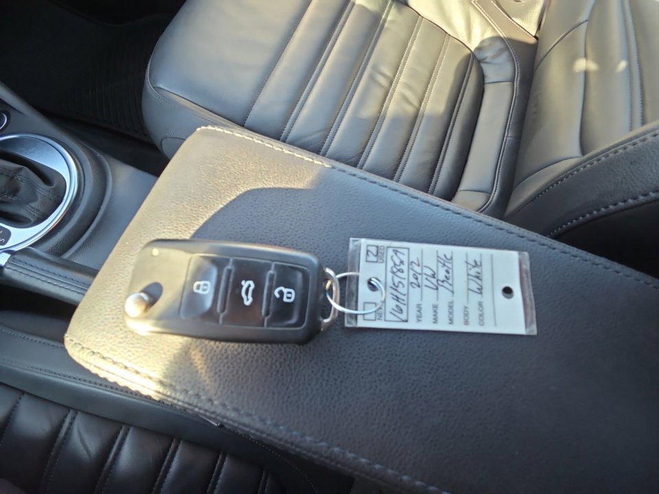 Used 2012 Volkswagen Beetle Turbo FWD image 37