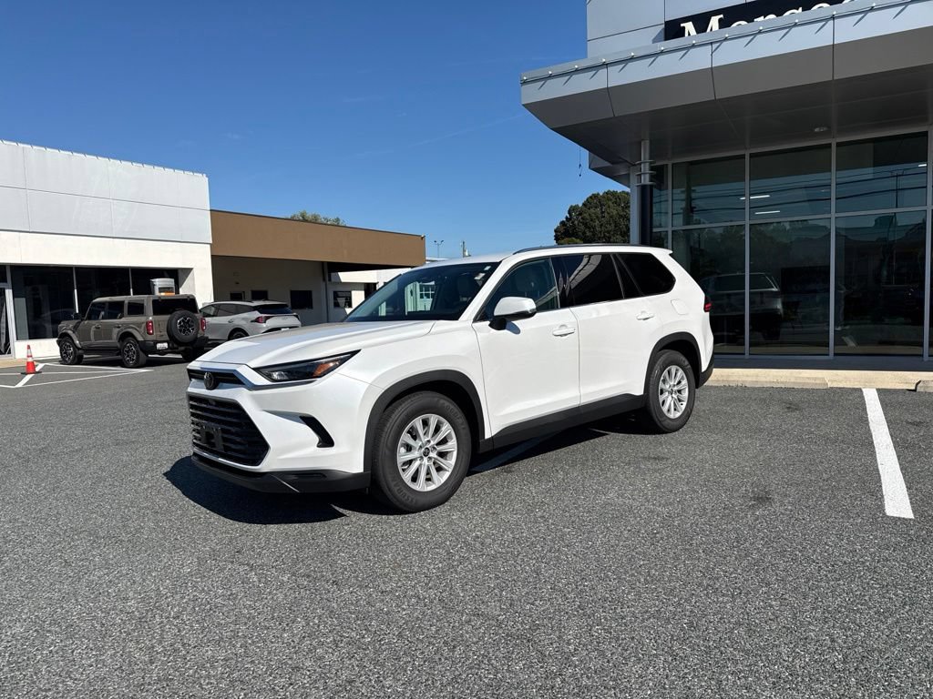 Used 2025 Toyota Grand Highlander FWD image 1