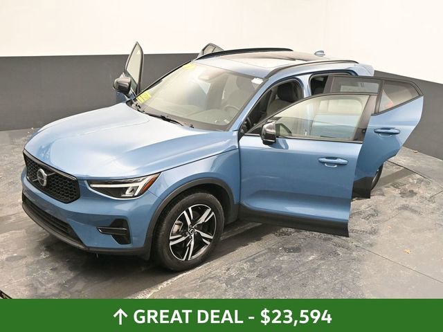 Used 2024 Volvo XC40 B5 Core image 62