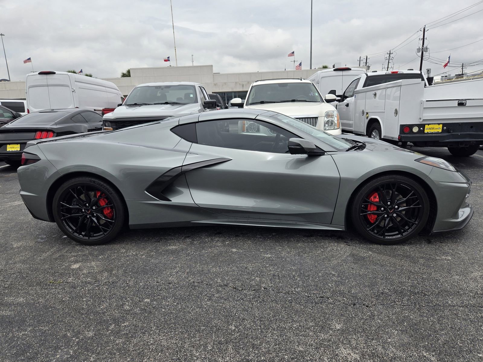 Used 2023 Chevrolet Corvette Stingray Preferred Cpe w/ Battery Protection Package RWD image 4