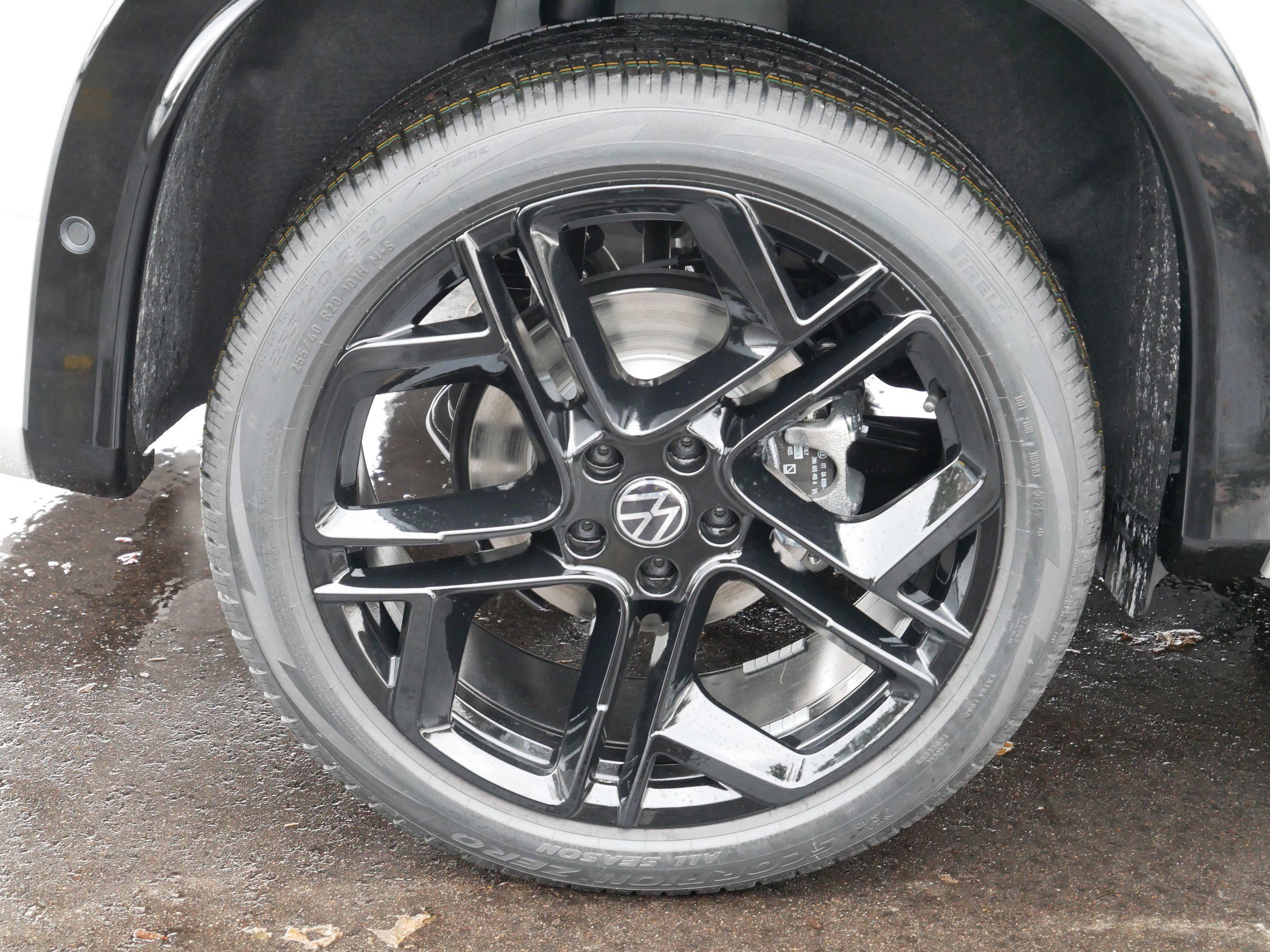 New 2026 Volkswagen Tiguan SE R-Line image 5