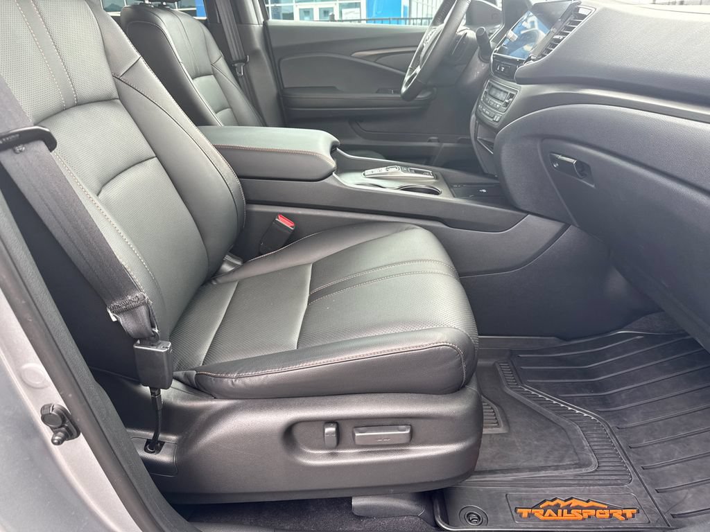 Used 2025 Honda Ridgeline TrailSport image 14