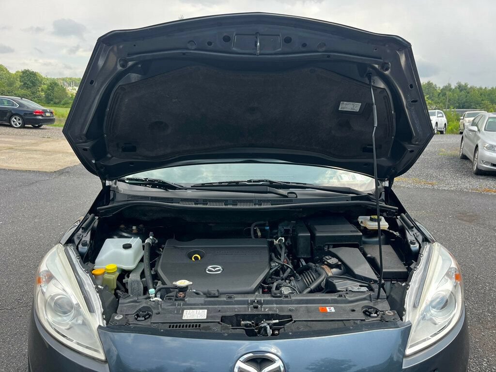 Used 2012 MAZDA MAZDA5 Touring w/ Moonroof & Audio Pkg FWD image 32