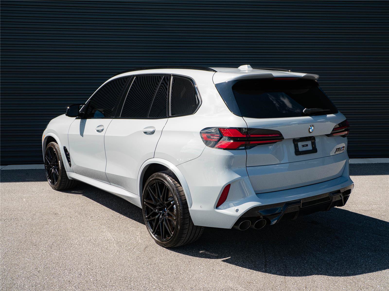 Used 2026 BMW X5 M Competition w/ Executive Package AWD/4WD image 3