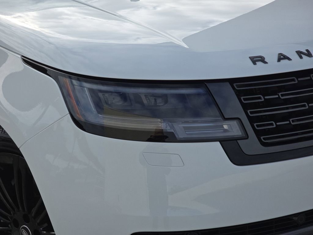 Certified 2025 Land Rover Range Rover SE AWD/4WD image 33