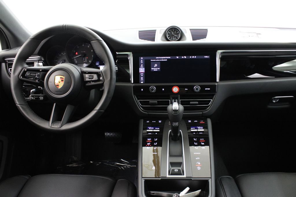 New 2026 Porsche Macan image 16