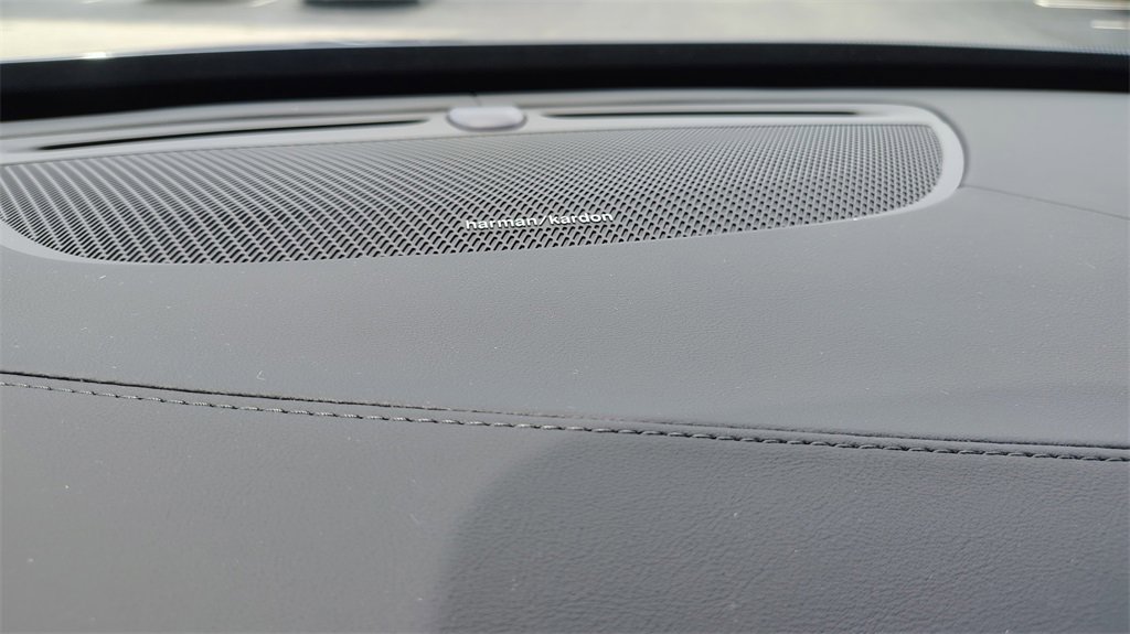 New 2026 Volvo XC90 B6 Plus w/ Protection Package Premier image 21